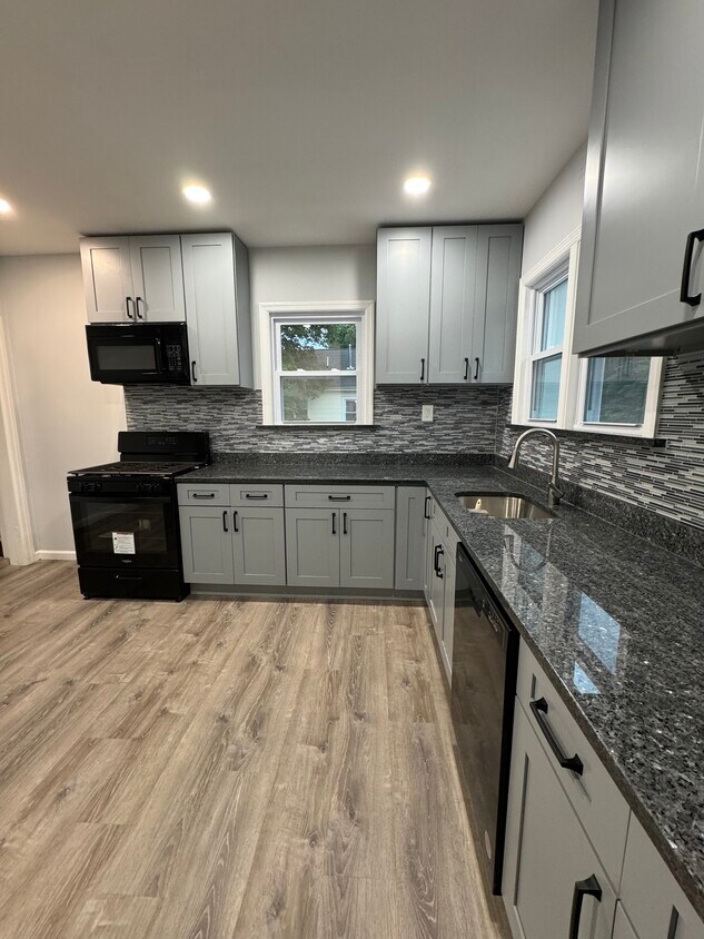 Foto principal - 295 Milltown Rd