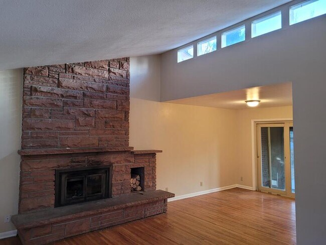 Building Photo - 5942 Taft Street