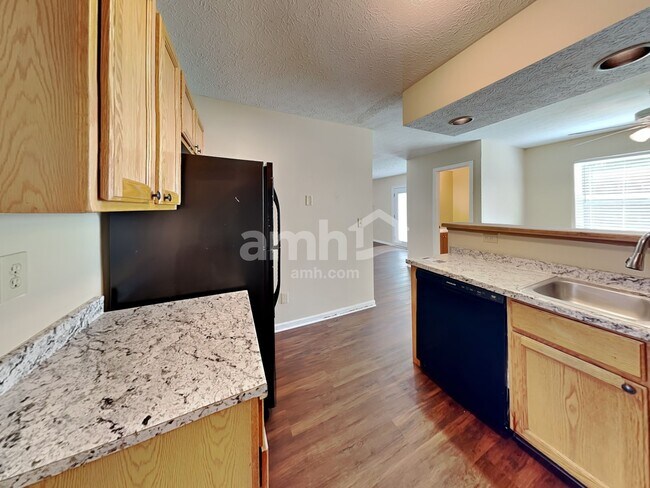 Building Photo - 3695 Carriage Run Dr