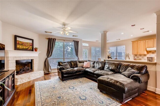 Foto del edificio - 8104 Red Bird Ct