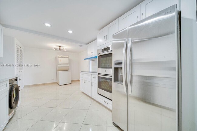 Foto del edificio - 1800 NE 114th St