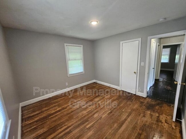 Building Photo - 6 Prosperity Ave