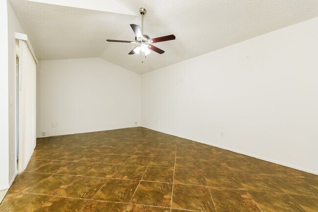 Foto del edificio - 12525 Idaho Woods Ln