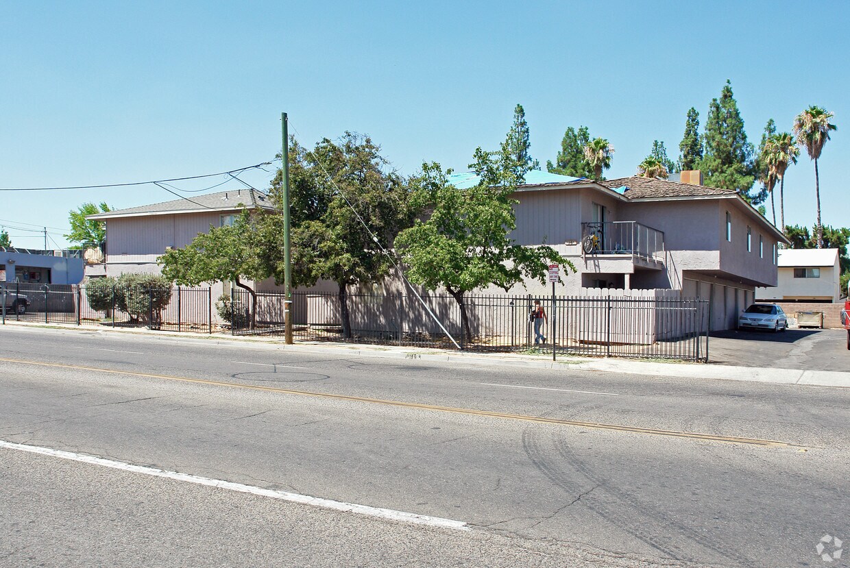 Edificio - Mclane Fresno Apartments