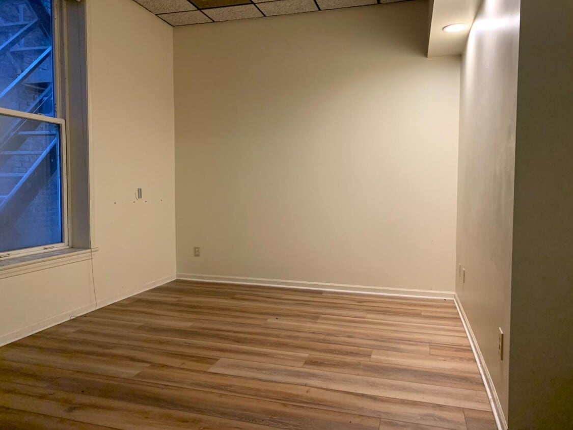 Primary Photo - 224-226 W Michigan Ave - Apt 3