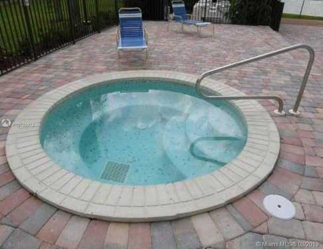 Foto del edificio - 207 Lake Pointe Dr