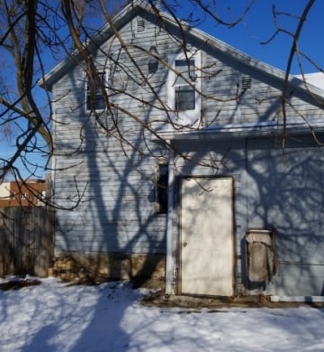 Building Photo - 107 E Mill St