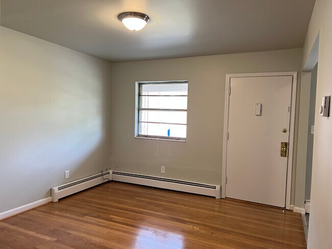 Foto del edificio - 223 Mountain Ave SW