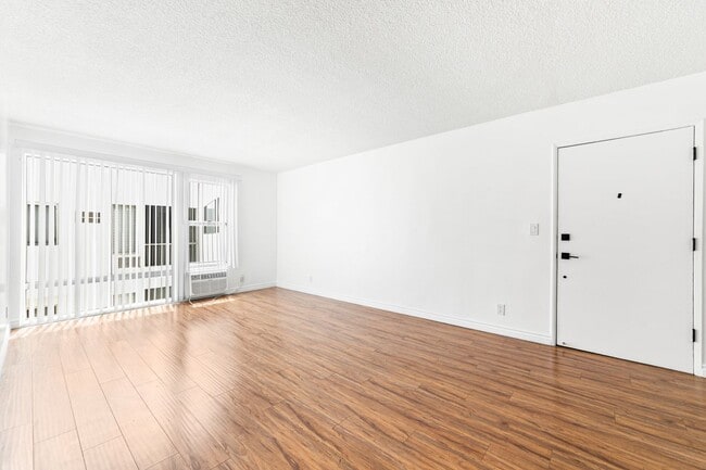 Interior Photo - Burton Almont