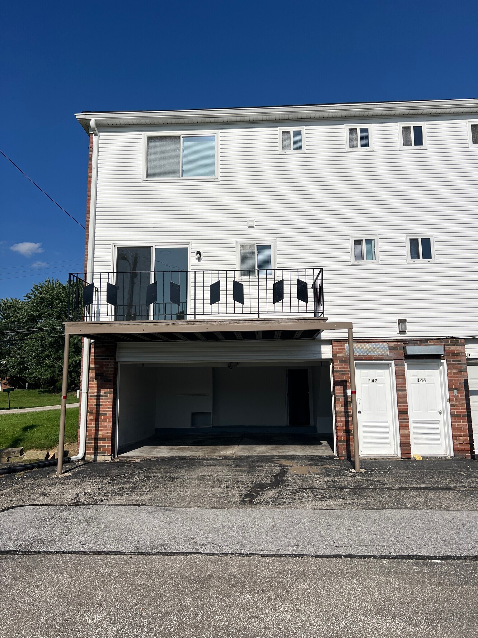 Cypress West Fairlawn Apartments – photo 2