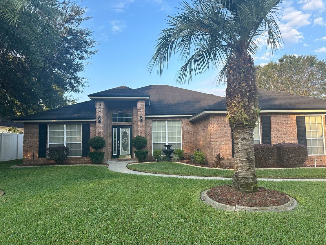 Primary Photo - Spacious Home in Highly Coveted Area!