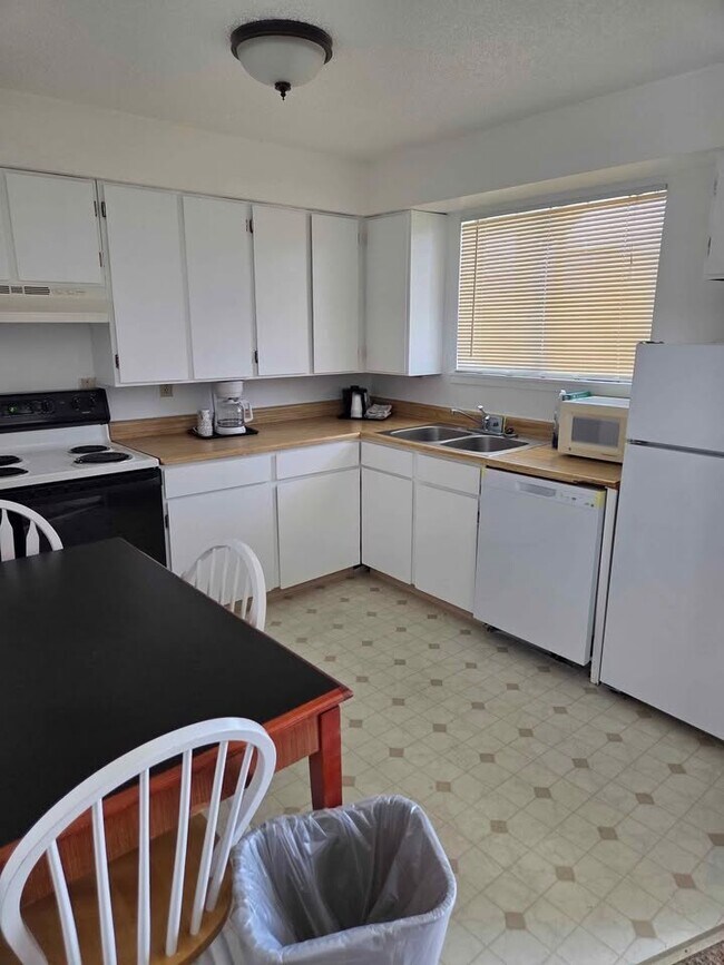 Foto del edificio - 1209 Country Ln