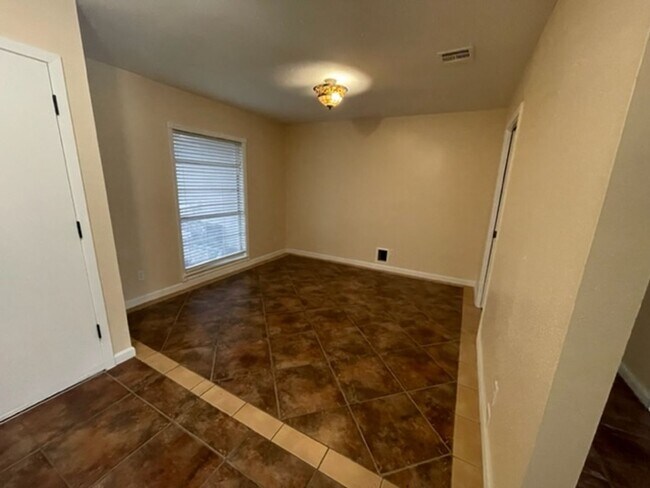 Foto del edificio - Nice One Story 3 bedroom 2 bath