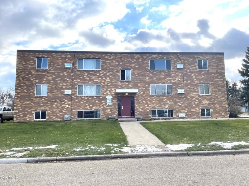 1025 4th Ave N Unit 9, New Rockford, ND 58356 Apartment for Rent in