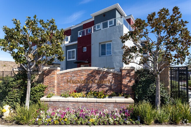 Building Photo - Magnolia Court Townhomes