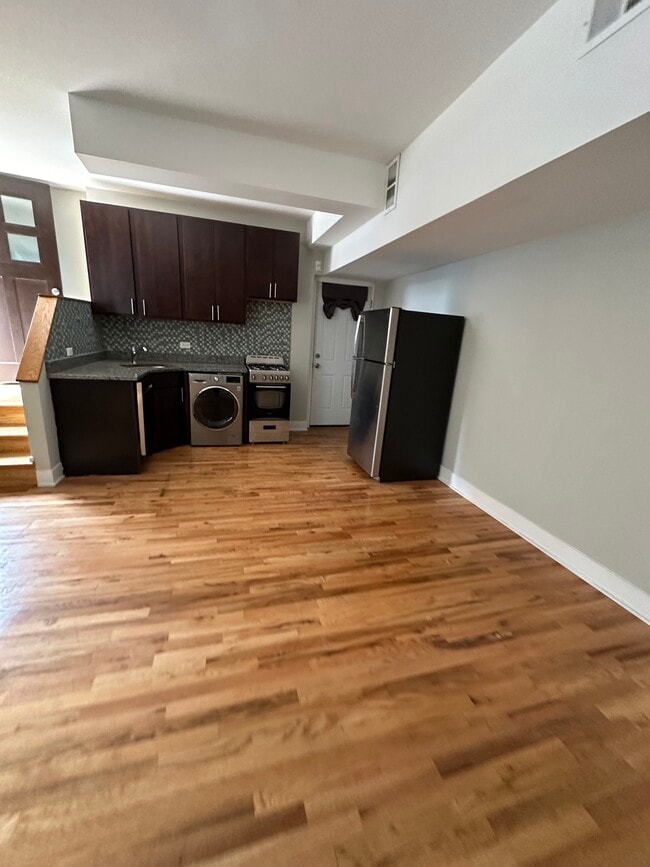 Foto del edificio - 910 W George St