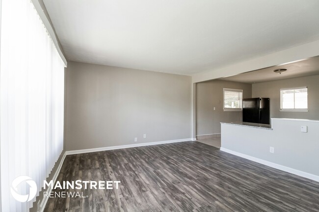 Building Photo - 13404 Hinchbrook Blvd