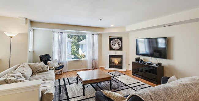 Foto del edificio - 16227 Northup Way