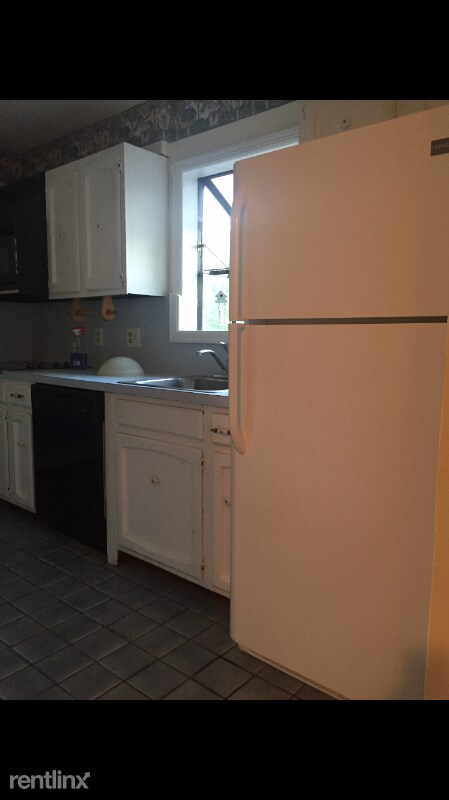 Building Photo - 3 br, 1 bath House - 34 Rogers Drive