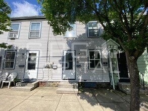Building Photo - 229 S Washington St