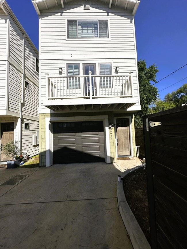Spacious 4-Bedroom Home with Private In-Law Suite in Sacramento - Spacious 4-Bedroom Home with Private In-Law Suite in Sacramento