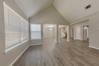 Building Photo - 3019 Highland Laurels Dr