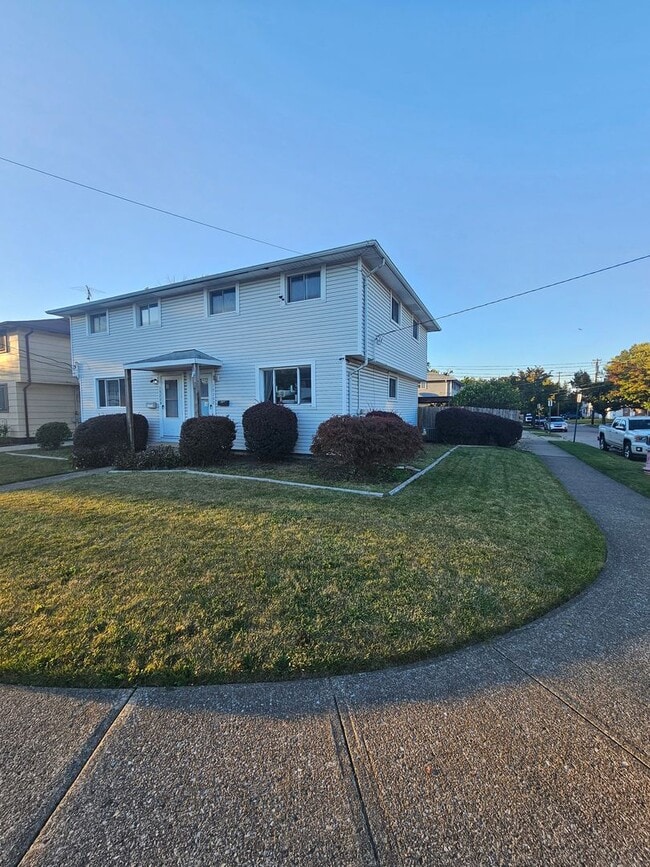 Building Photo - 15202 Aldene Ave