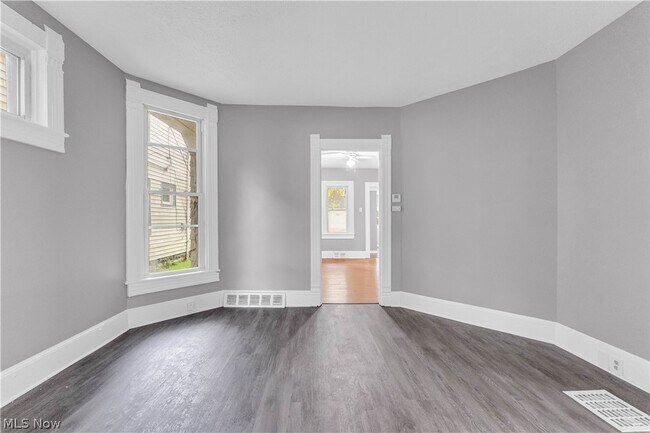 Foto del edificio - 2050 W 83rd St
