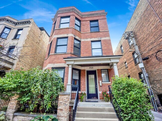 Foto del edificio - 703 W Wellington Ave