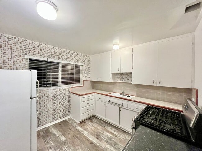 Foto del edificio - Charming Upstairs 1-Bedroom Apartment in South Park!