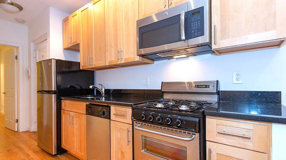 Primary Photo - 1227 Lexington Ave