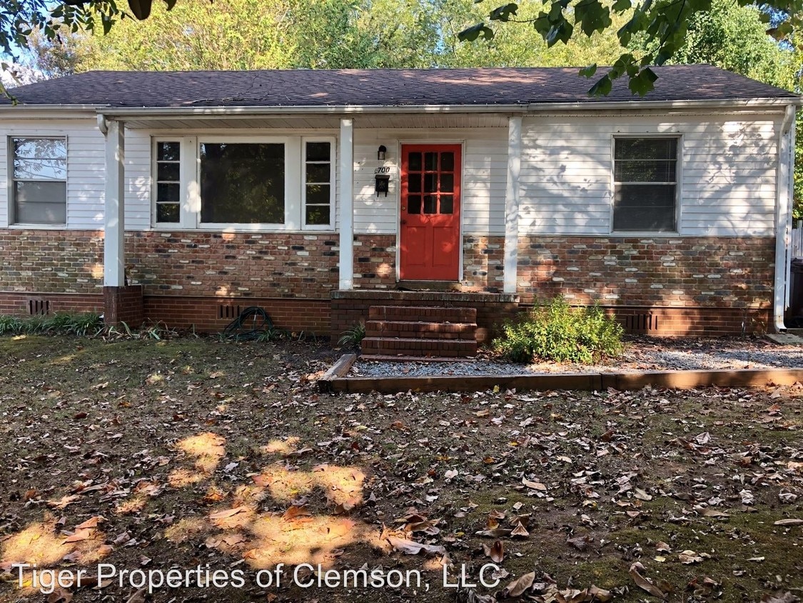 Primary Photo - 3 br, 1 bath House - 700 Greenville St
