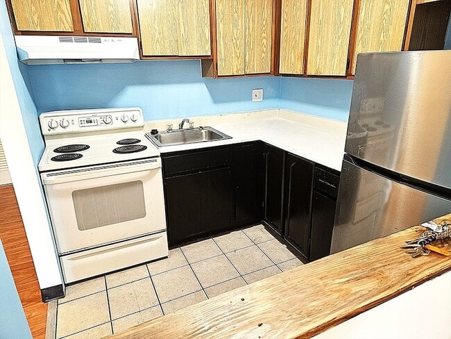 Photo - 75 Scotch Pond Pl Apartment