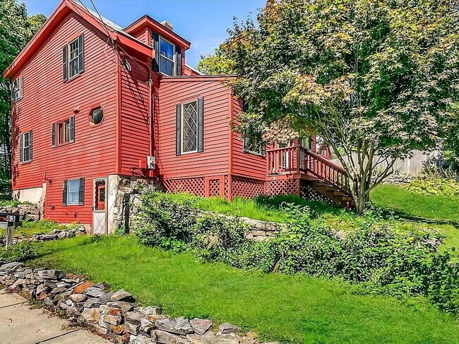 Building Photo - 63 Johnson St