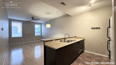 Building Photo - 272 Dundas St