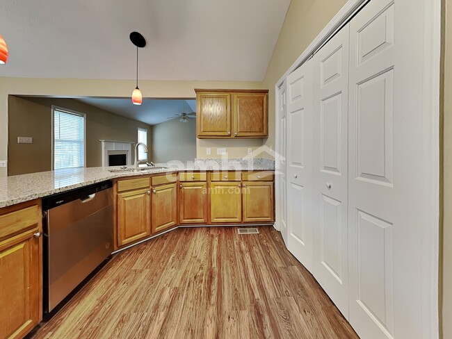 Building Photo - 112 Pine Orchard Ct