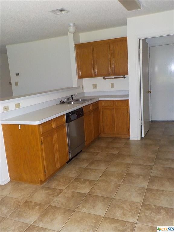 Building Photo - 2405 Dennis St