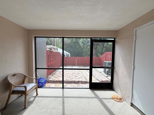 Foto del edificio - 5112 Society Pl W