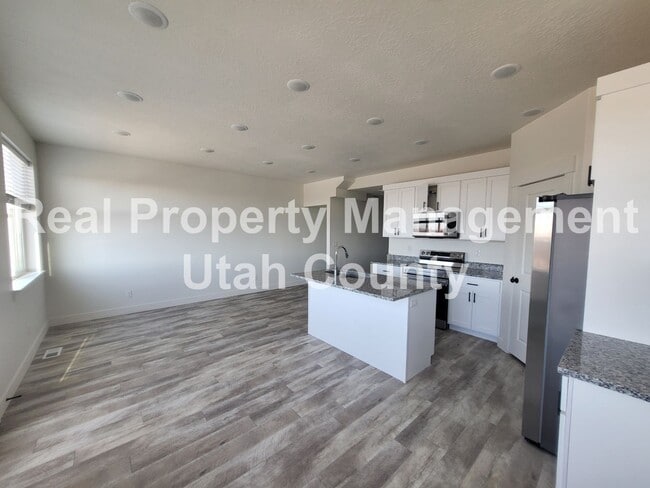 Building Photo - August 2024 Lease end Date