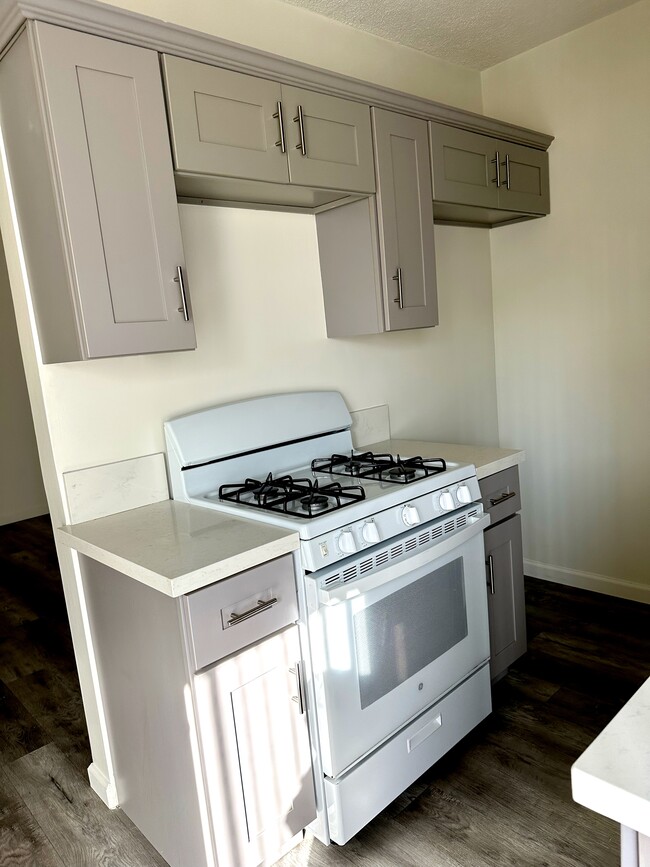 KITCHEN - 11841 Avon Way