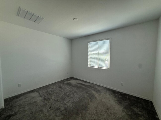 Foto del edificio - 15744 W Jefferson St