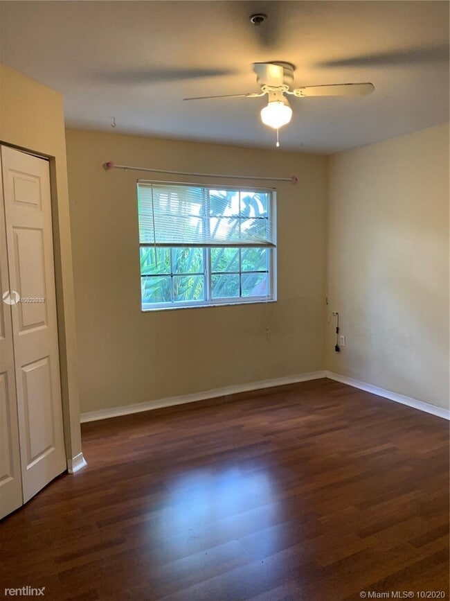 Building Photo - 2 br, 2 bath Condo - 701 SW 109th Ave Apt 105