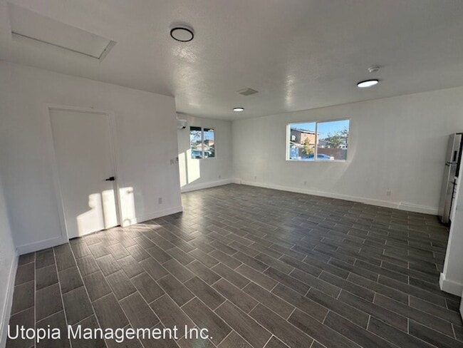 Building Photo - Studio, 1 bath House - 16430 Hawthorne Ave