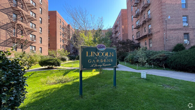 Foto del edificio - Lincoln Gardens