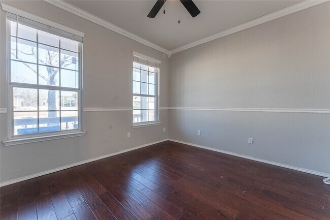 Foto del edificio - 5028 Senator Dr