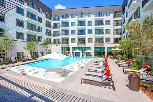 Foto del edificio - 6701 Burnet Rd