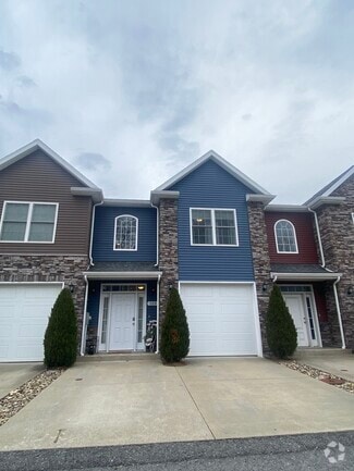 Building Photo - 109 Corkrean Way
