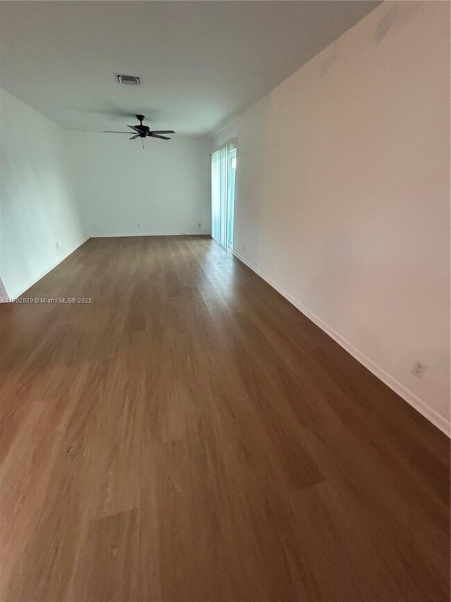 Building Photo - 305 Lewis Ln