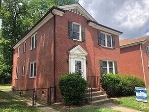 Building Photo - 420 Roseneath Rd