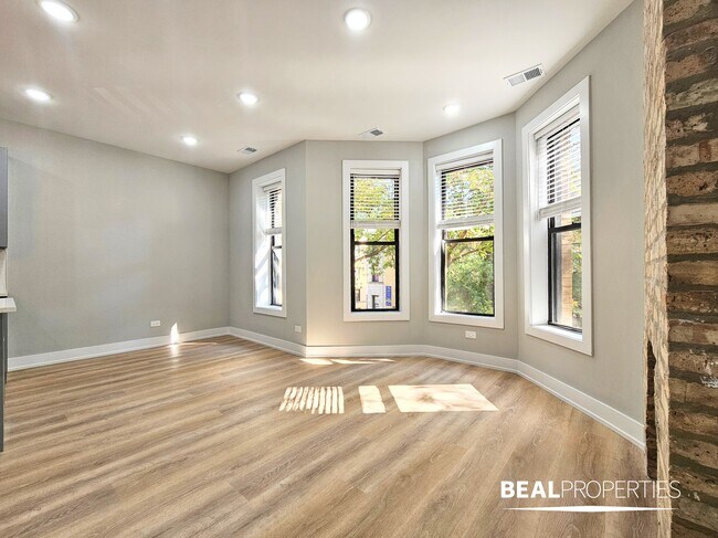 Foto del edificio - 428 W Belden Ave
